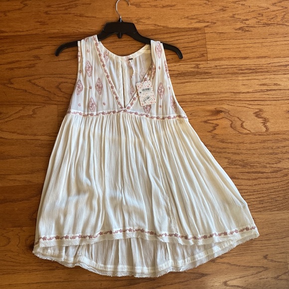 Free People Sleeveless Diamond Embroidered Top NWT. Size XS - Picture 8 of 12